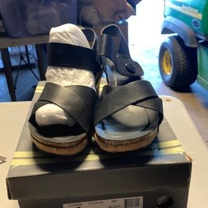 Natural Reflections sandals 9 M